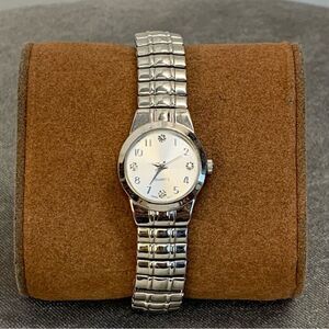 QUARTZ Stainless steel round face Japan movement stretchy band watch